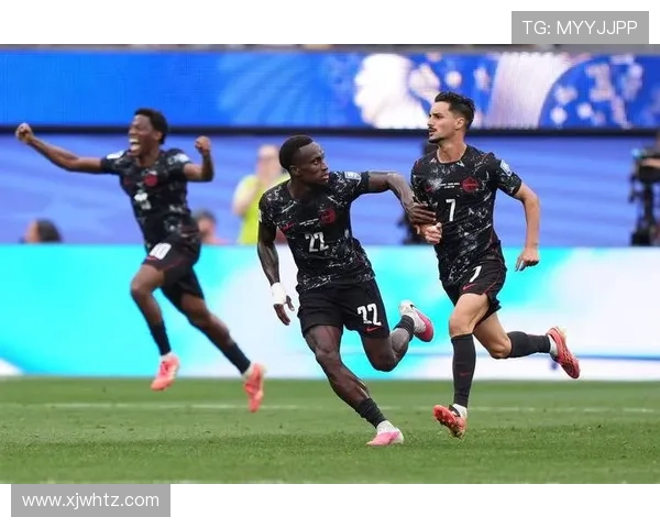 加拿大1-0击败南非，历史性晋级世界杯16强